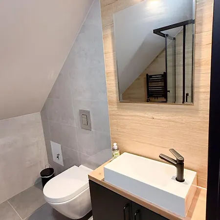 Benjamin Apartment *